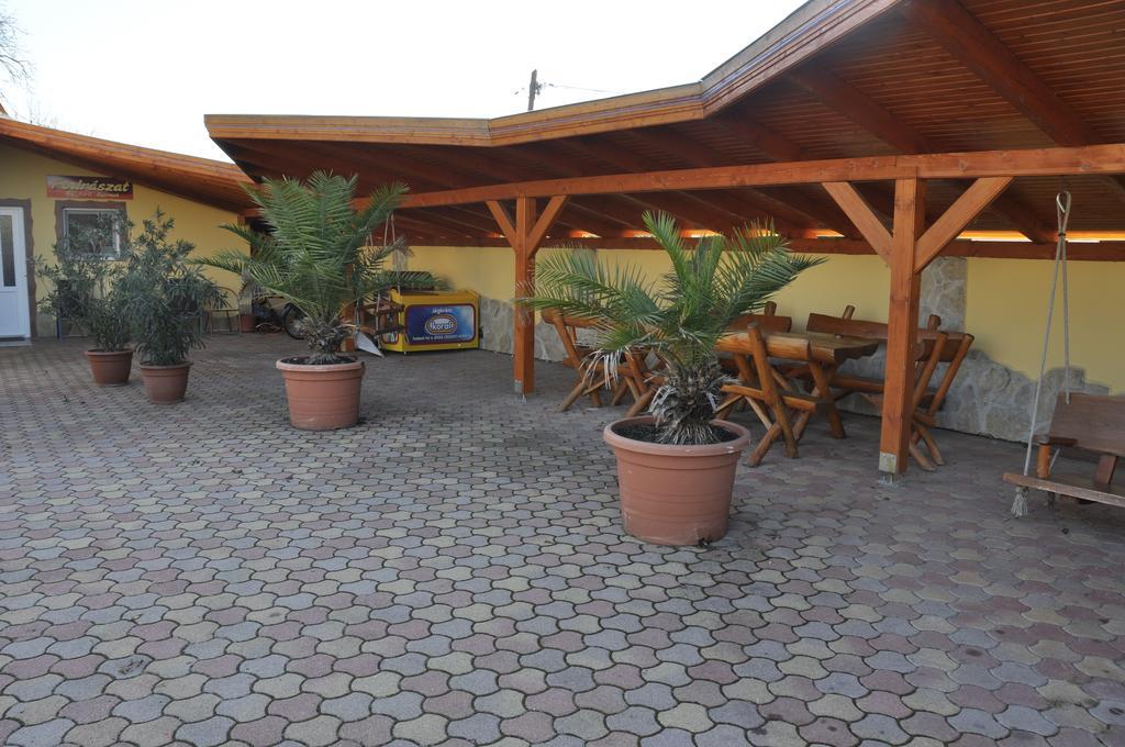 Tengerszem Panzio Bed & Breakfast Bánk Exterior foto